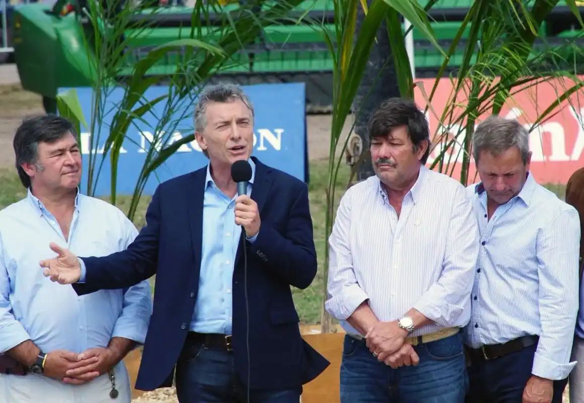 Macri aseguró que el campo "volverá a poner en marcha a los pueblos del país"
