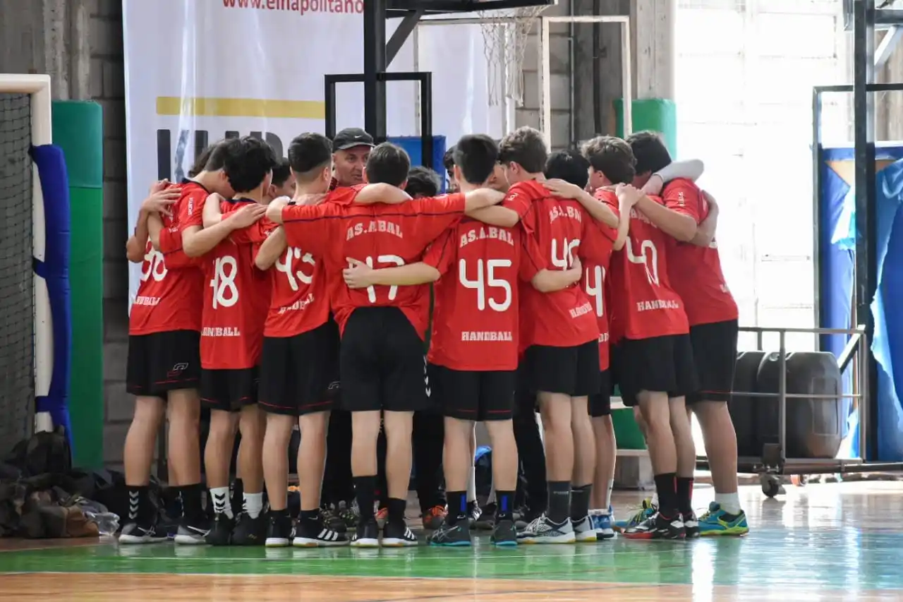 Isern está al frente del seleccionado de varones.