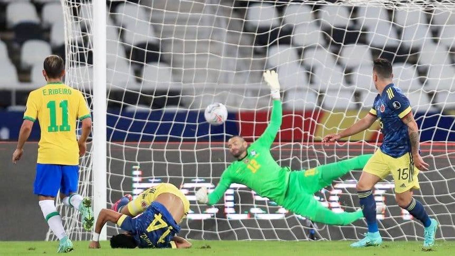 Brasil logró ganarle a Colombia sobre el final en un partido complicado