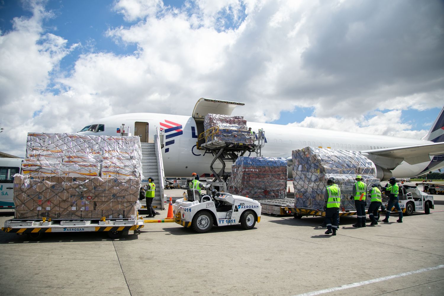 LATAM refuerza operaciones para el transporte de flores en la temporada del Día de la Madre