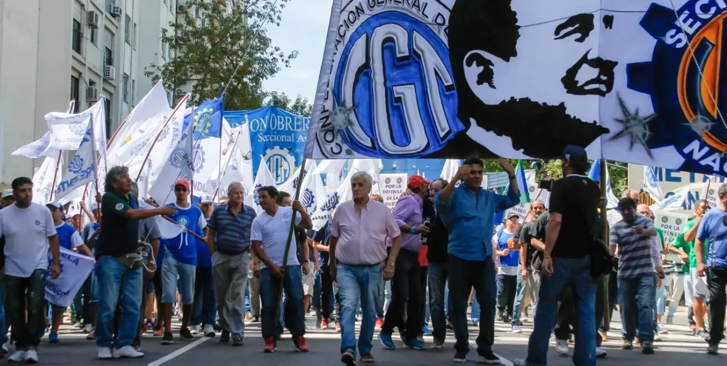 La central obrera convocó a una marcha hacia Tribunales para expresar su descontento con el DNU.