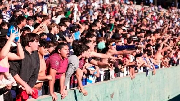 Más de 10 mil personas asistieron al entrenamiento abierto de Los Pumas