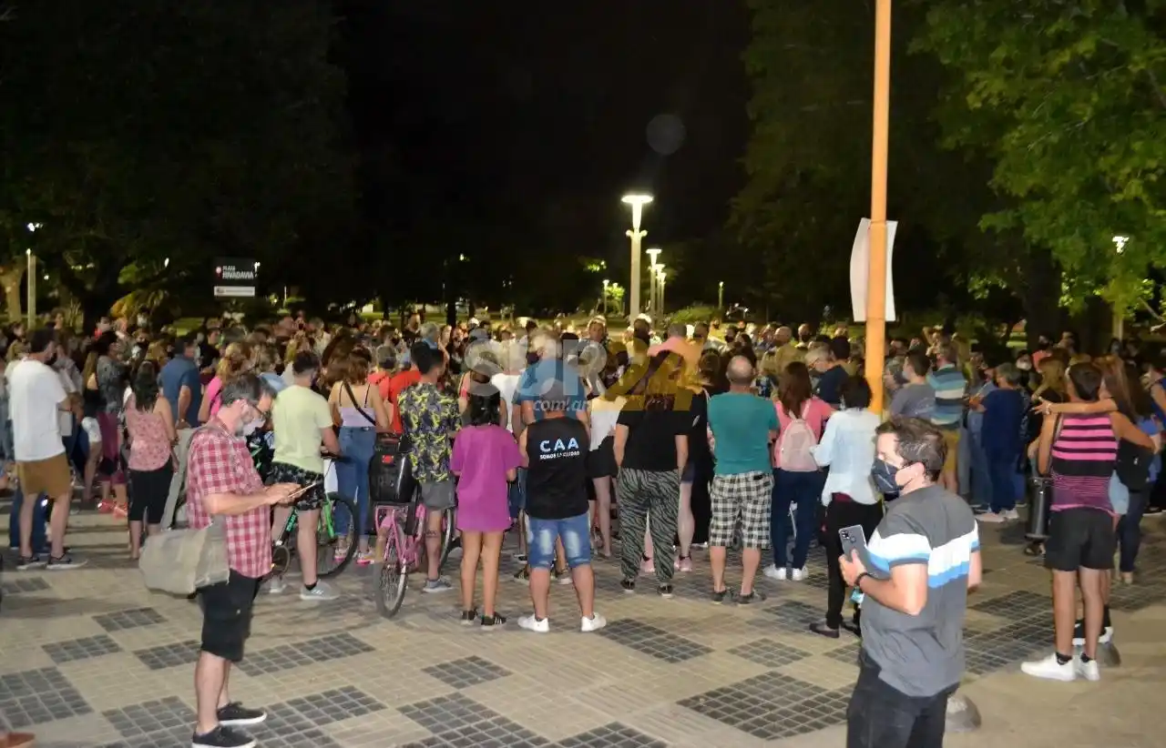 Firmat dijo basta: manifestación y pedido de justicia por Elsa