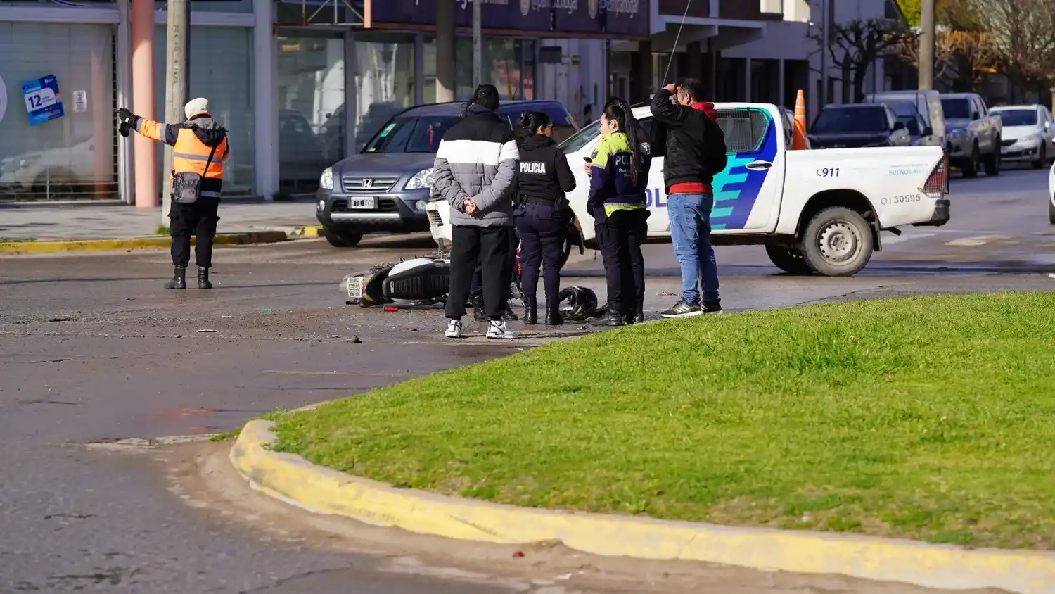 Accidente en avenida 59 y 70: un motociclista fue trasladado al hospital