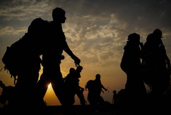 Vacunan a todos y los ¿MIGRANTES qué?
