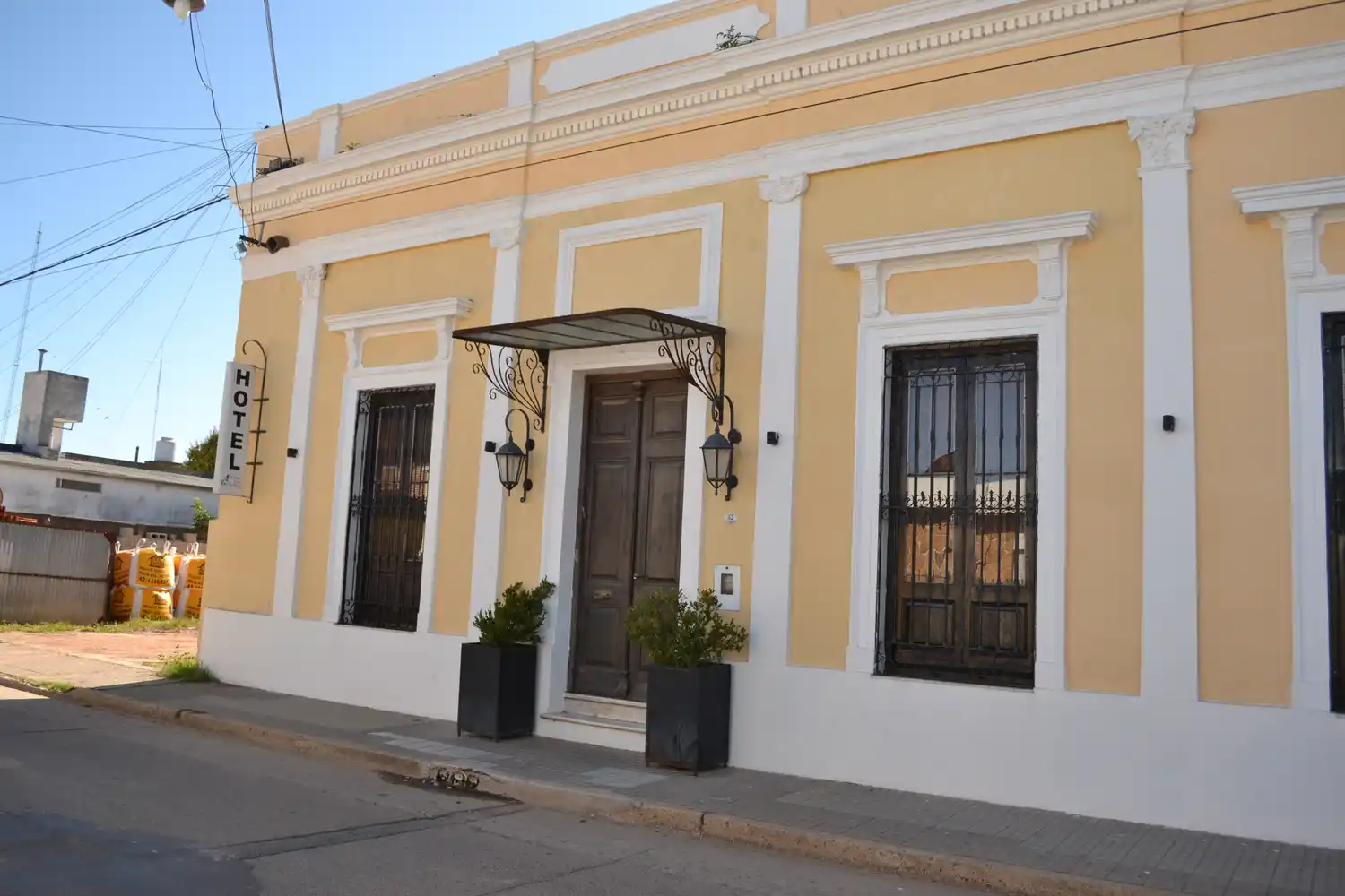 Los prestadores turísticos debaten entre aguantar con ayuda o cerrar sus establecimientos