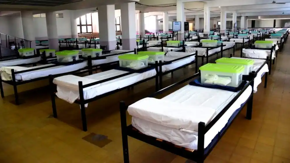 Caos y gritos en la ex Rural por el hombre en situación de calle que dio positivo por coronavirus