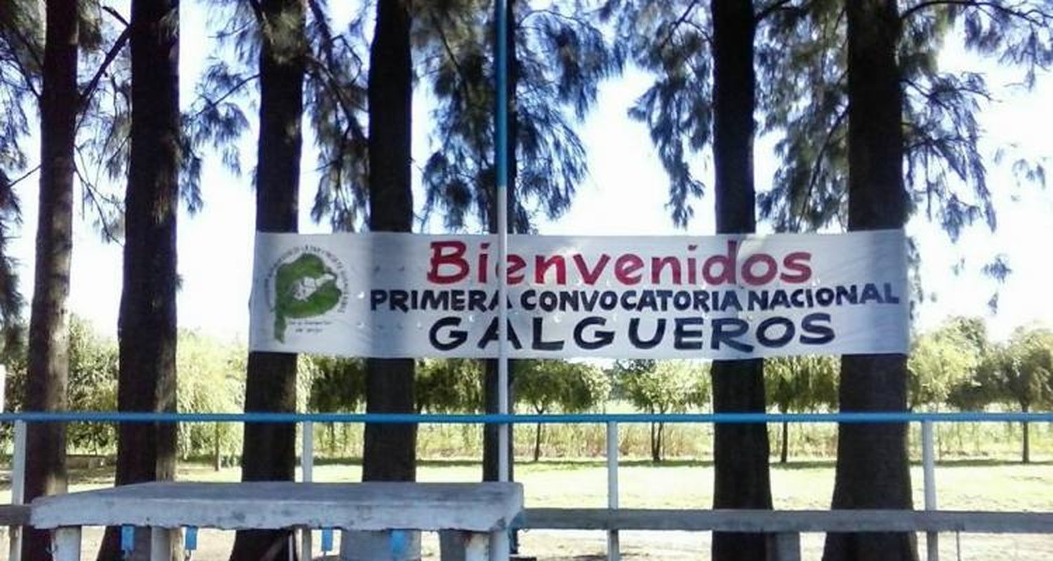 Galgueros de todo el país, reunidos en Gobernador Castro para pedir legalización de las carreras