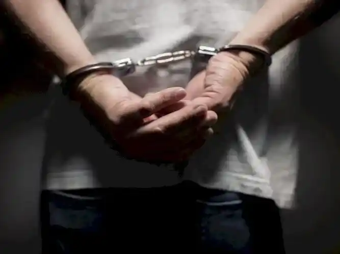 Diez años de cárcel para el hombre que engañó y explotó sexualmente a una adolescente chaqueña en la costa del Uruguay