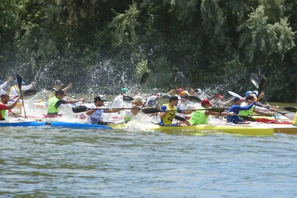 La quinta etapa dejó  todo abierto en K2 Senior