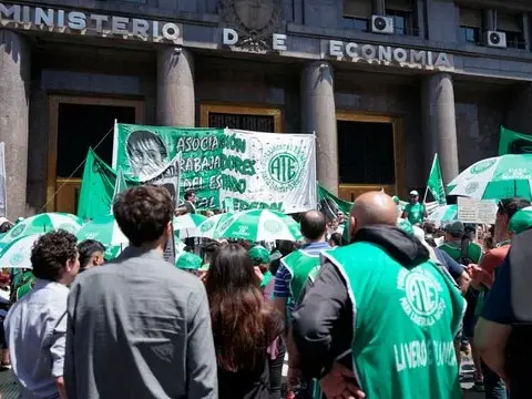 Pasan a disponibilidad a 150 empleados de planta permanente del Ministerio de Economía