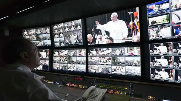 El papa Francisco prepara un gran multimedio del Vaticano