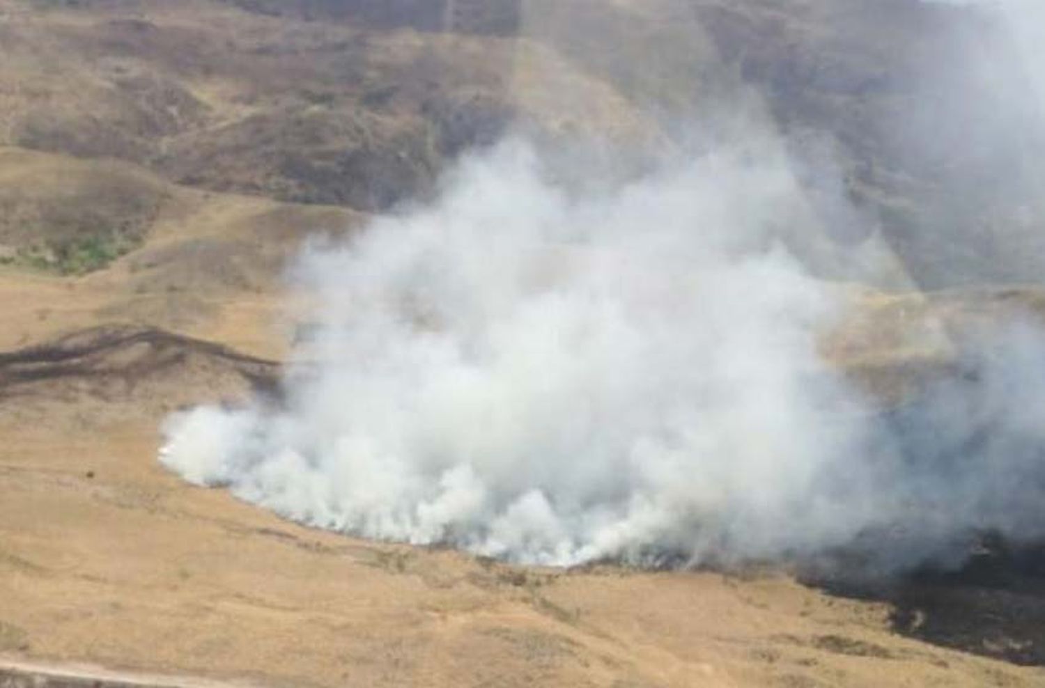 Otra vez fuego: se reinició un incendio en Capilla del Monte que se había extinguido por la lluvia