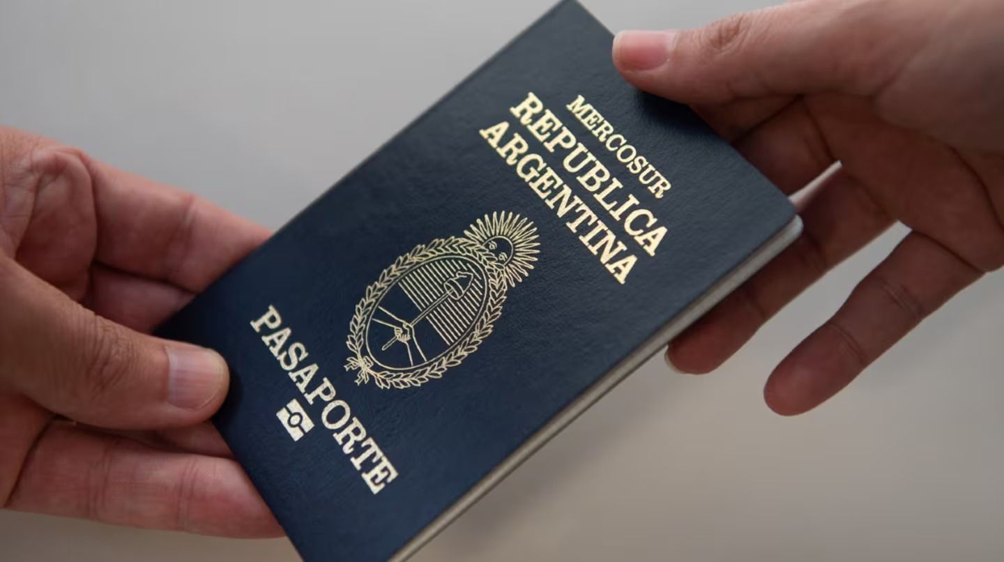 Cuánto cuesta tramitar el pasaporte argentino y el DNI desde el 6 de marzo