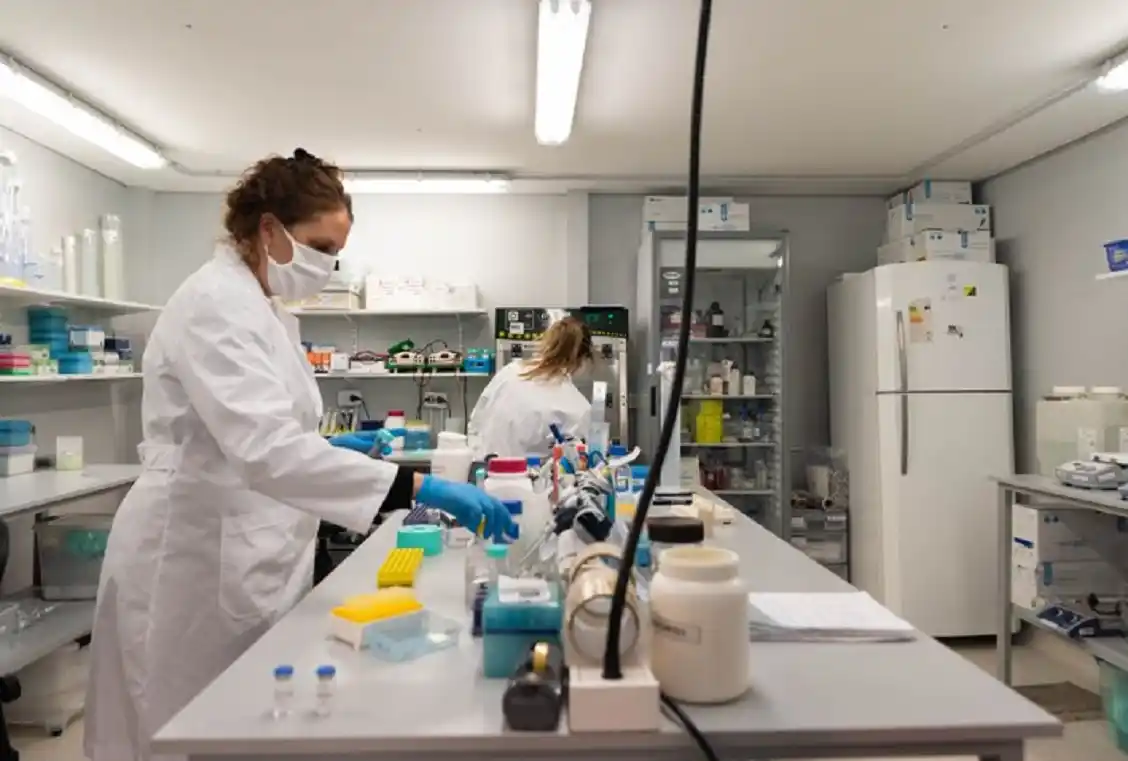 Murieron 26 personas y se confirmaron otros 2.189 contagios en todo el país