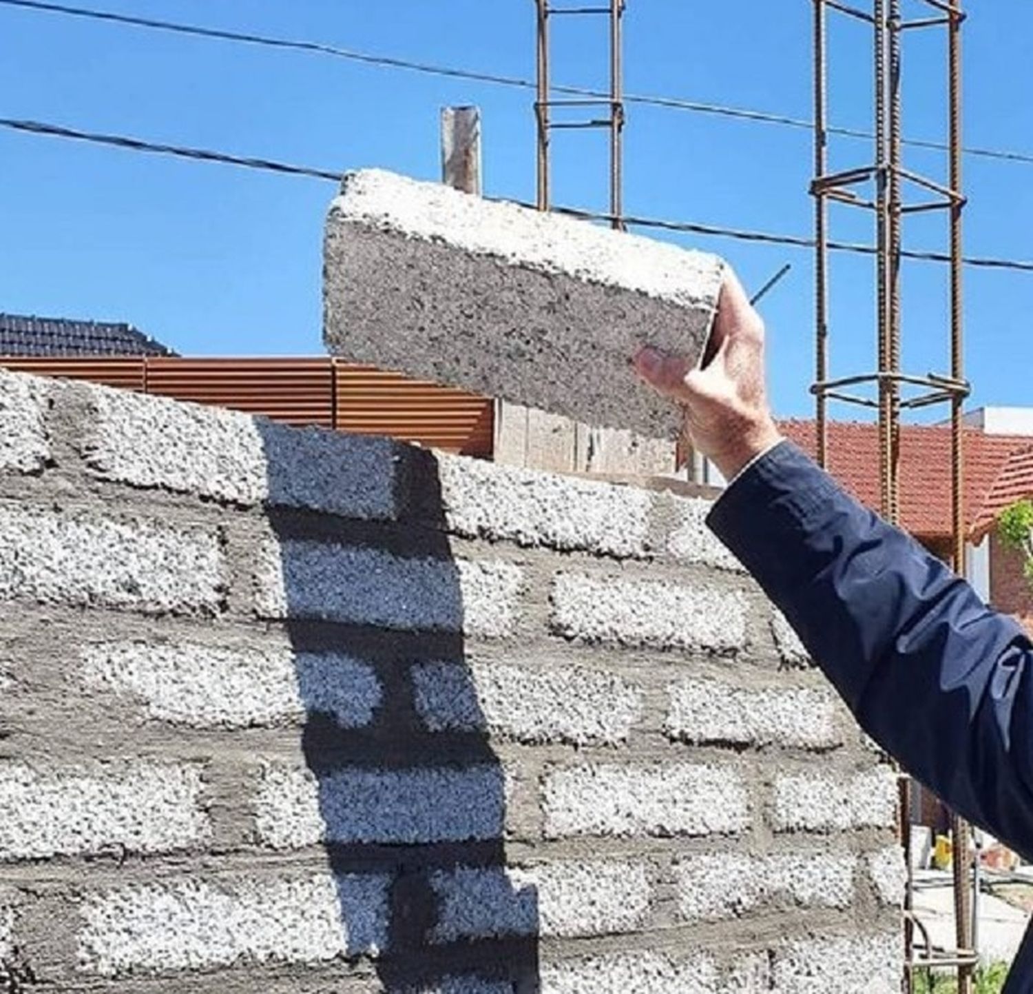 Se crea una Comisión de Adjudicación y Seguimiento de Lotes y Viviendas Sociales