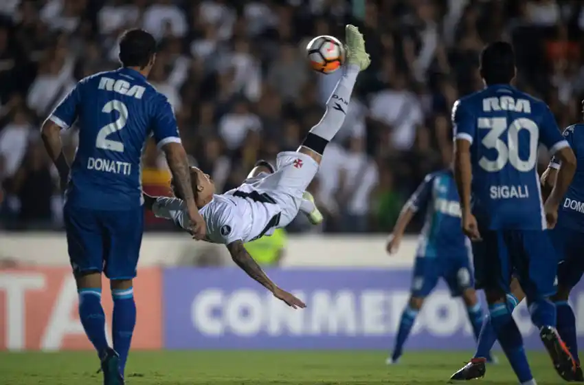 A Racing se le escapó al final