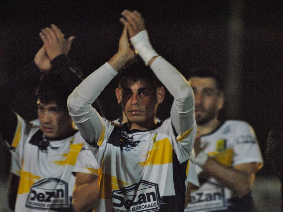 El último campeón Juventud Urdinarrain debutó con victoria en el Torneo Clausura