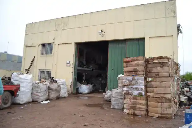 Su empleador lo vio robar bronce por las cámaras y lo denunció