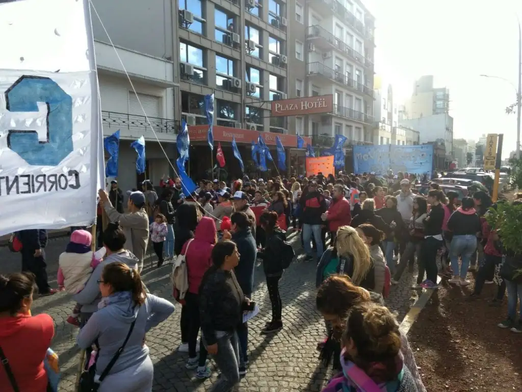 Organizaciones sociales se manifestaron por la emergencia social que viven en los barrios