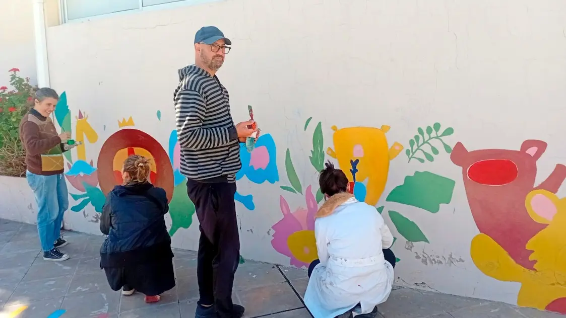 A todo color. Se pintó un mural artístico