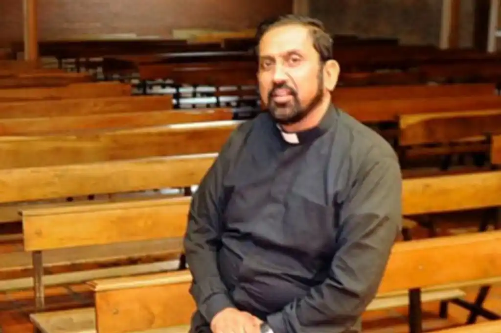 Rosario: el padre Ignacio invitó a participar del Vía Crucis en el barrio Rucci