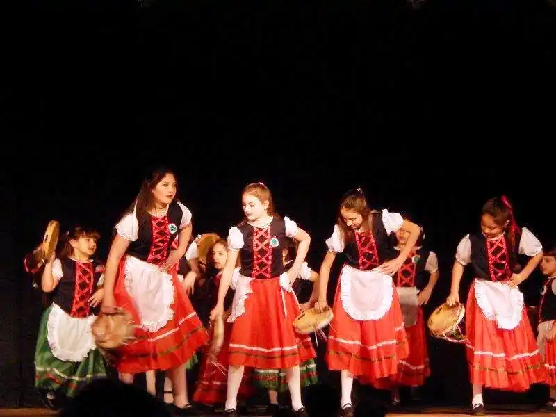 La Sociedad Italiana inicia las clases de danza