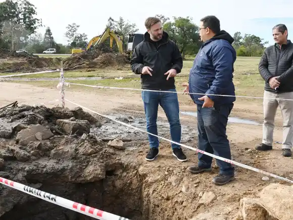 Azcué supervisó los trabajos que se están ejecutando en Benito Legerén