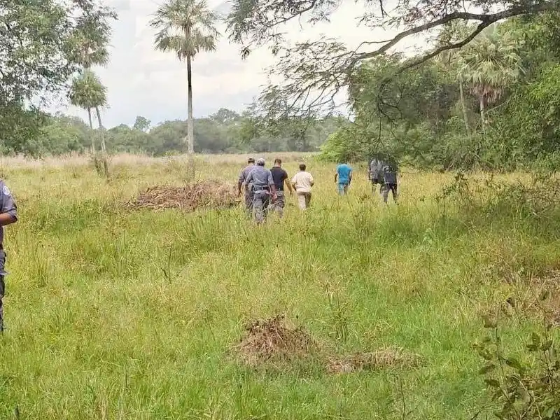 Una joven falleció tras recibir un disparo
de arma de fuego, un menor retenido