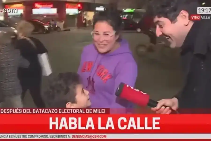 “No me quemés”: No quiso decir a quién votó, pero su hijo la mandó al frente