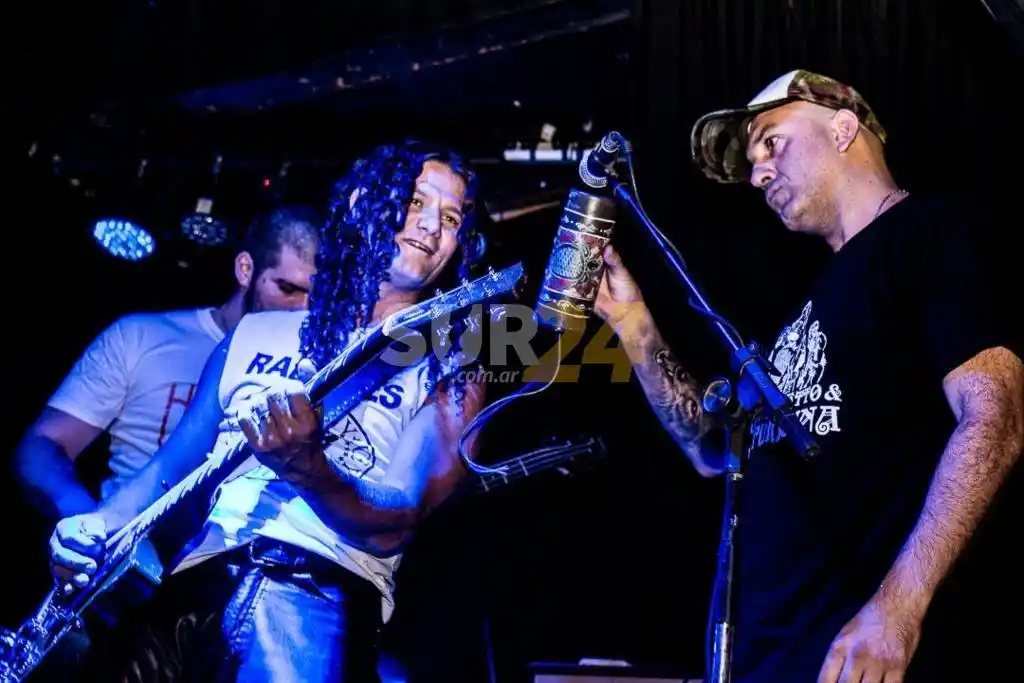 Julián Miretto y la Turbina, una banda con sonido bien caliente y actitud demoledora