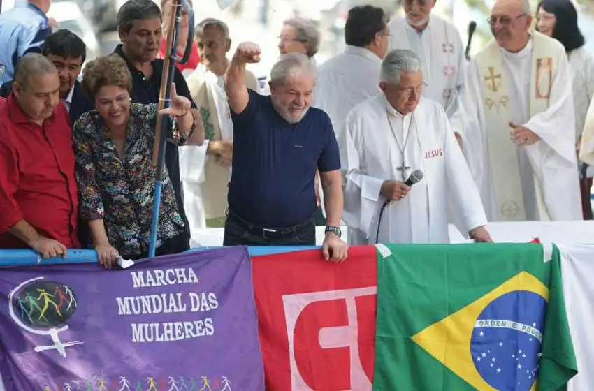 Lula se entregará a la Justicia: "Yo no tengo miedo"