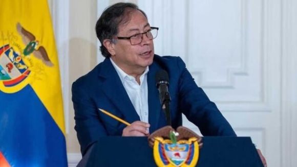 AUMENTAN EL SALARIO MÍNIMO en Colombia: decretan alza de 9,54%
