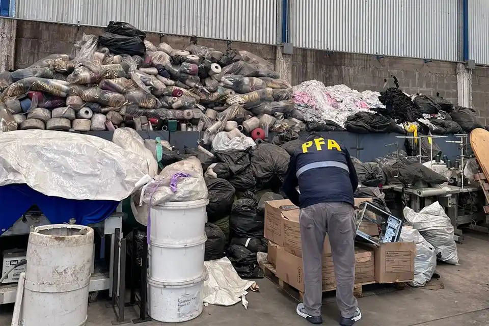 Una cooperativa en Tandil fue allanada en el marco de una causa nacional por guardapolvos no entregados