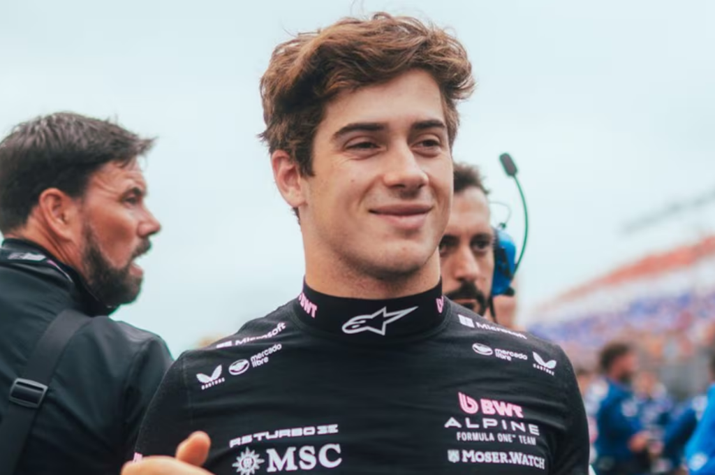 Uno de los medios ingleses más críticos con Colapinto reconoció que tiene grandes chances de seguir en la F1. (Foto: X-@AlpineF1Team)