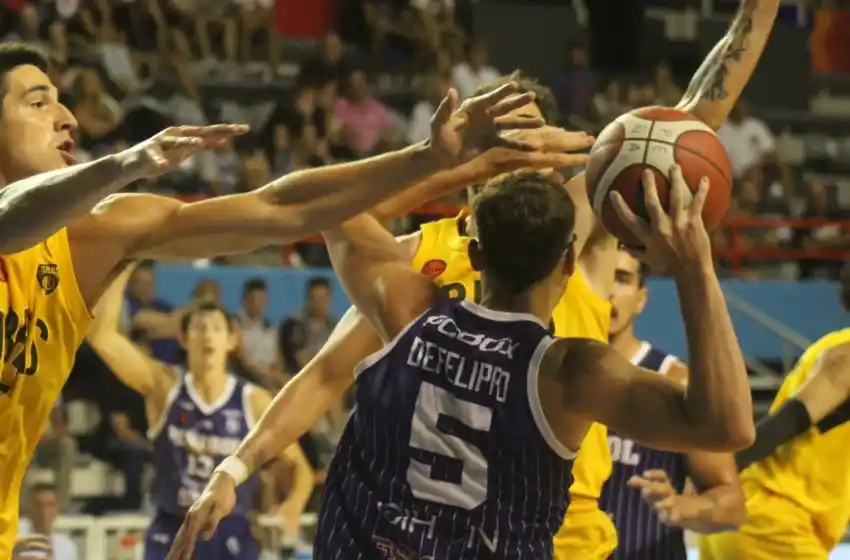 Peñarol y otro duro choque en el Poli