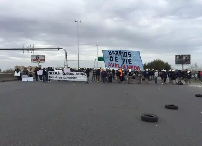 Corte en la Autopista Buenos Aires - La Plata a la altura de Dock Sud