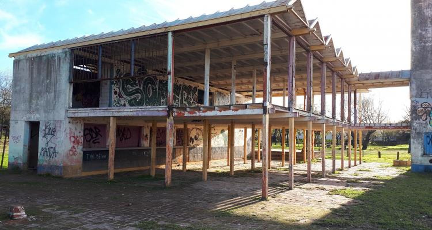 Proponen “Museo y Acuario de la Pesca y el Río” en el exrestaurante del Balneario