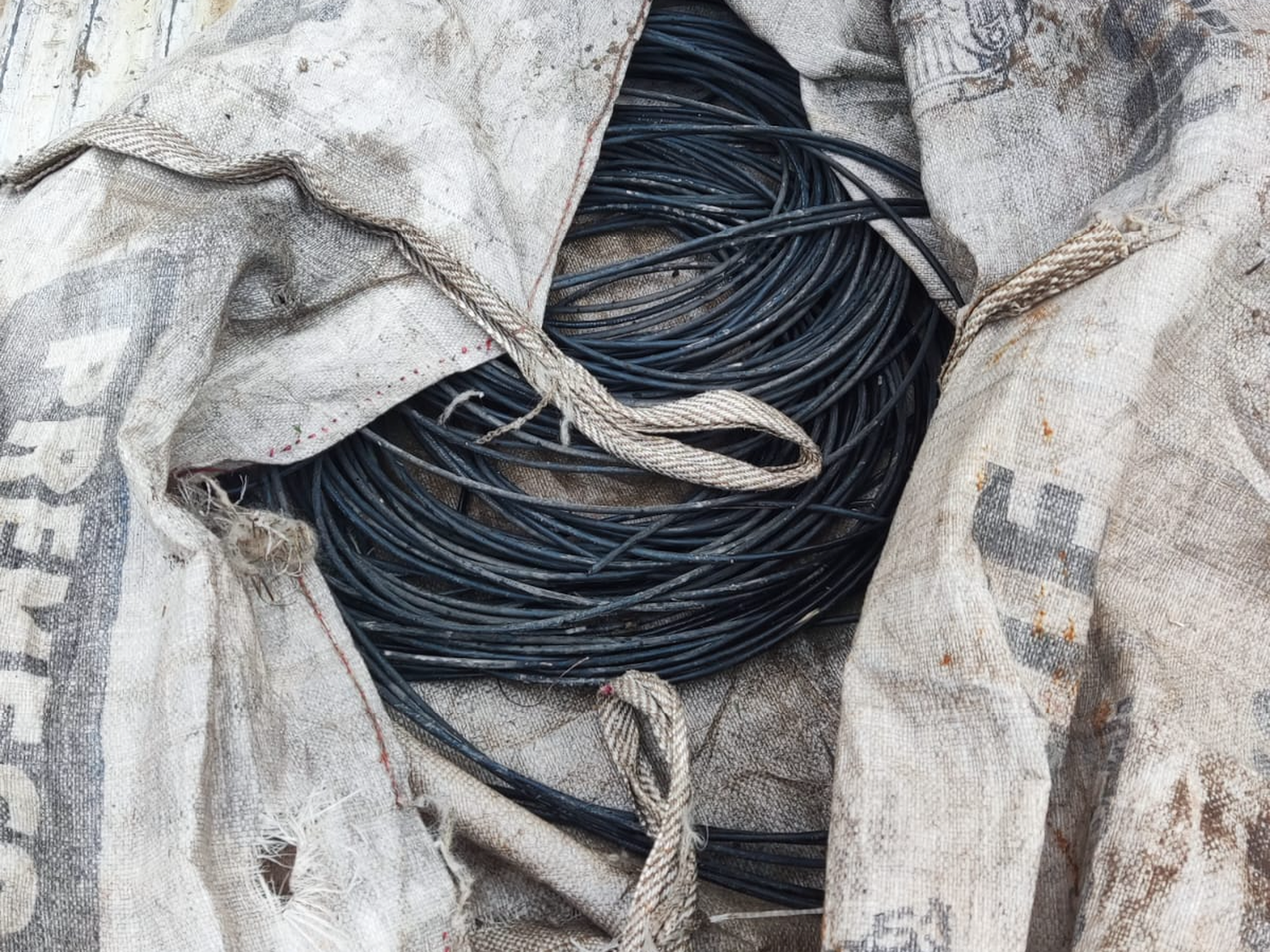 Detuvieron al “Topo”, ladrón de cables