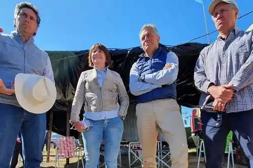 Los hermanos Etchevehere esperaron la resolución judicial junto a Bullrich
