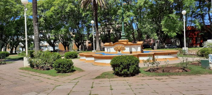Plaza Constitución con baldosones