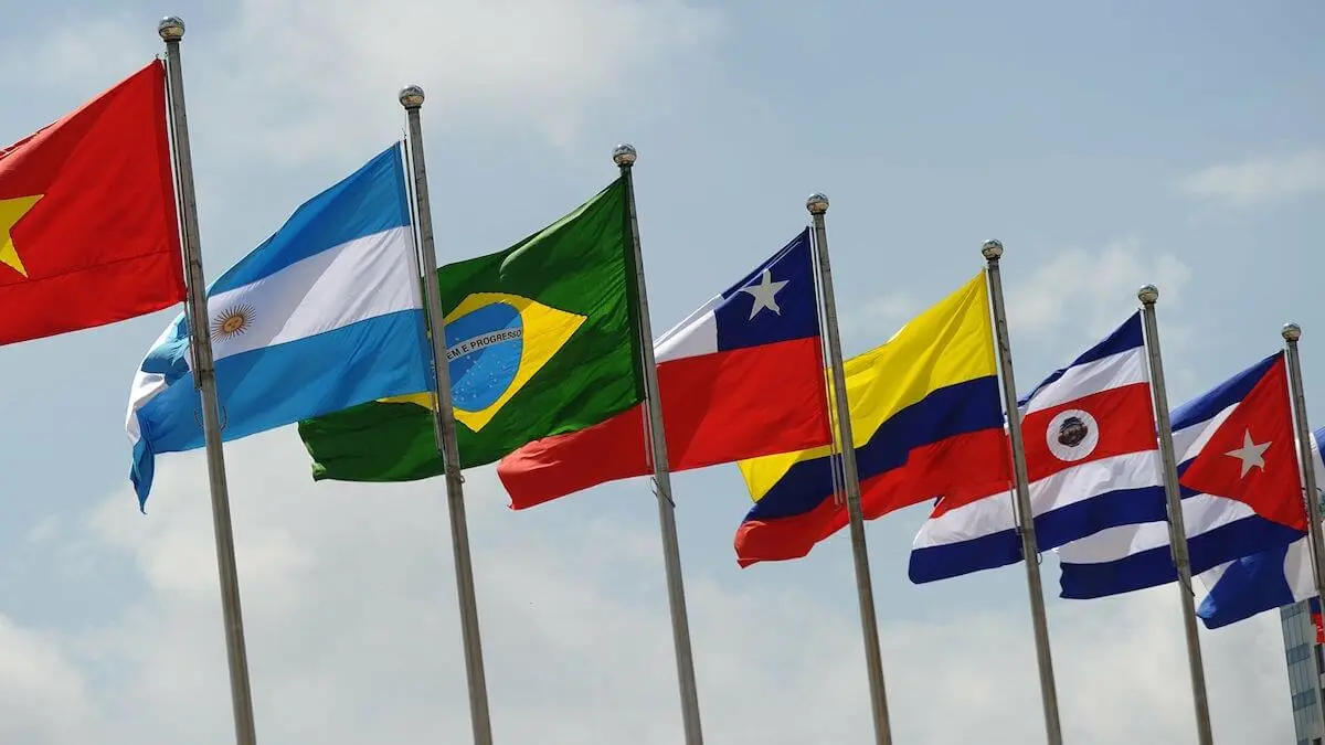 INCERTIDUMBRE en América Latina ante un 2023 lleno de desafíos económicos y políticos