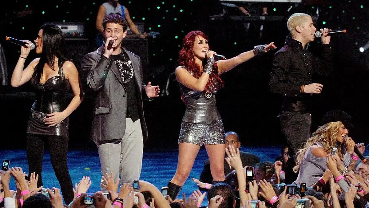 RBD inicia su gira con el frenesí de sus fans