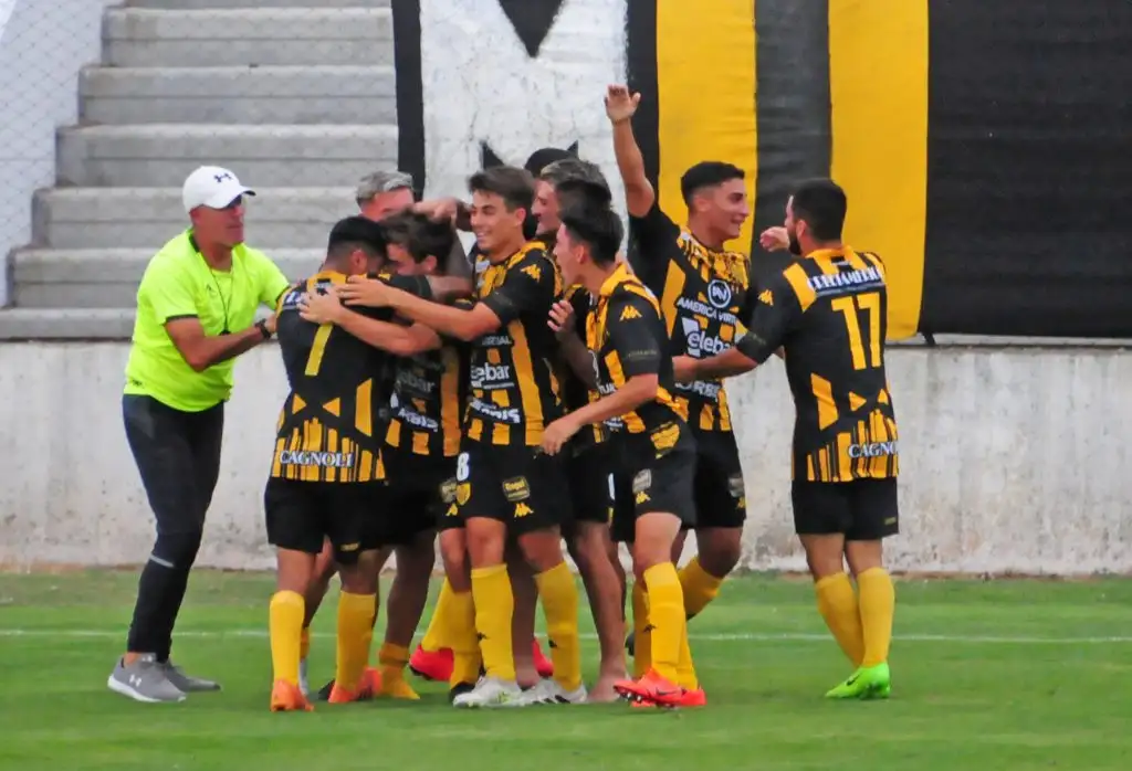 Santamarina frenó a Almagro con una gran victoria