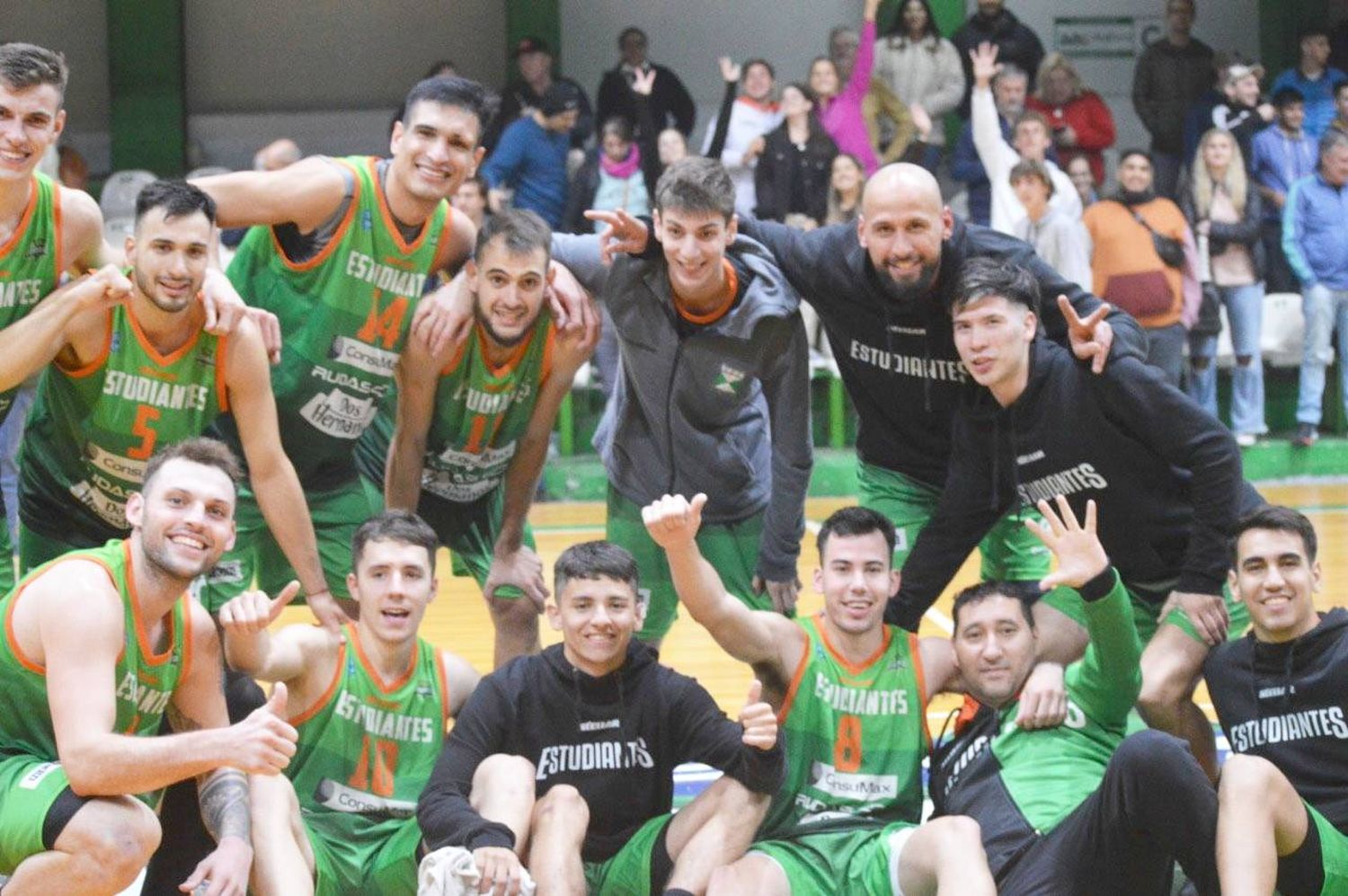 Estudiantes va por el pase a las semifinales de conferencia