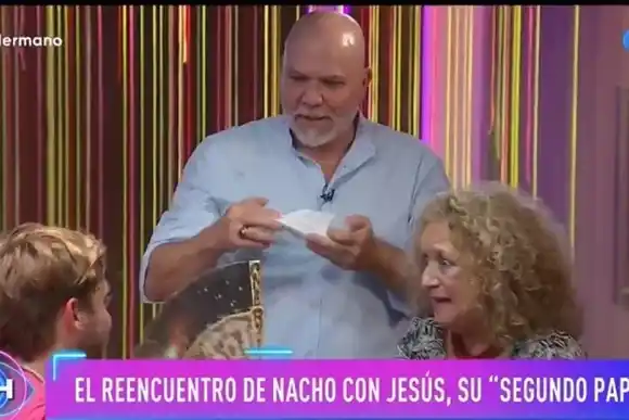 Gran Hermano: invadido por la alegría y el llanto, Nacho recibió la visita de sus familiares