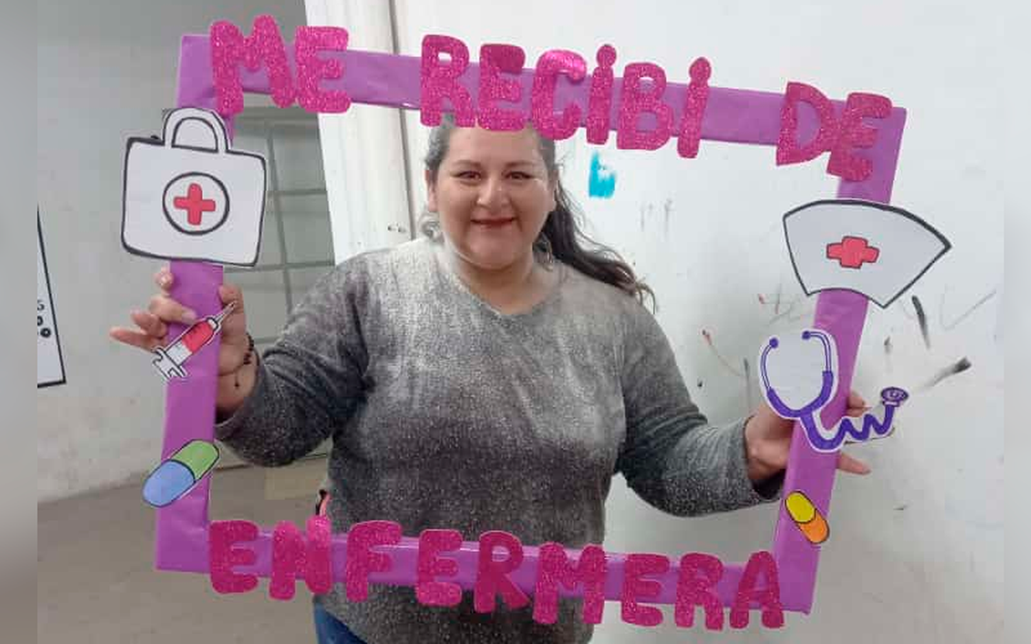 Claudia Vanesa Verón se recibió de enfermera