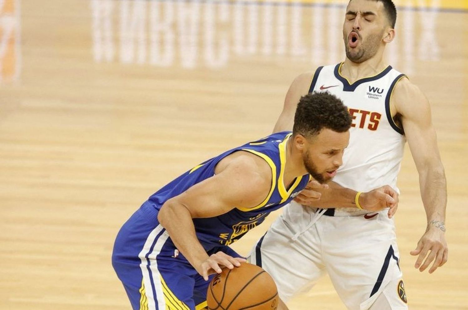 El áspero cruce entre Curry y Campazzo