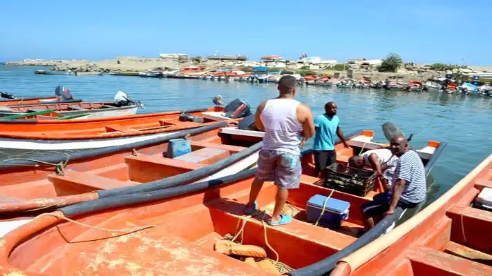 FAMILIARES ANGUSTIADOS: desaparecida embarcación pesquera con tres tripulantes en costas de La Guaira