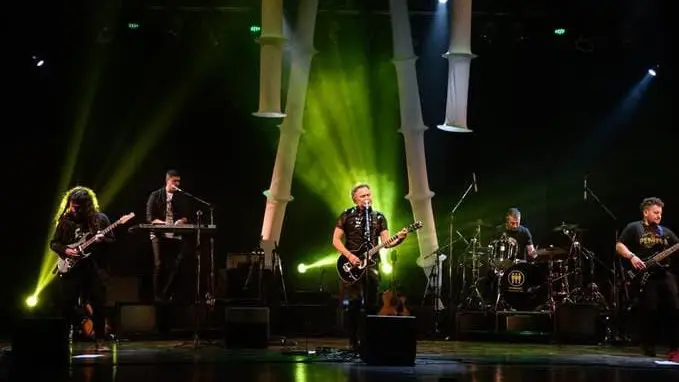Caja Negra revive la música de Soda Stereo